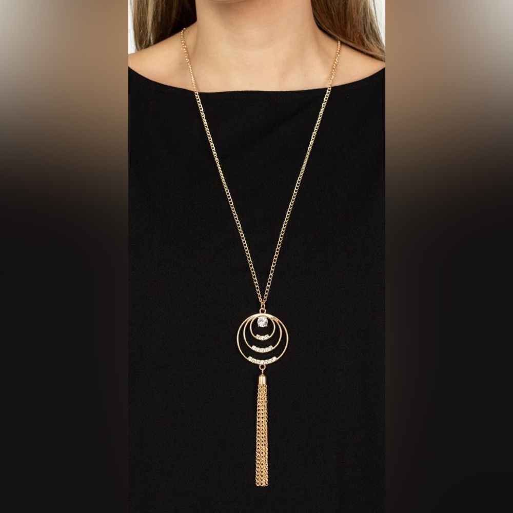 Paparazzi Gold Circle Tassel Necklace